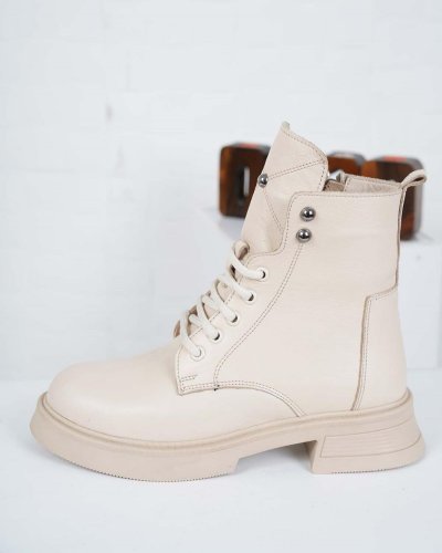 Carousel post from ossoshoes.