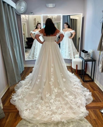 Photo post from thecurvybridenj.