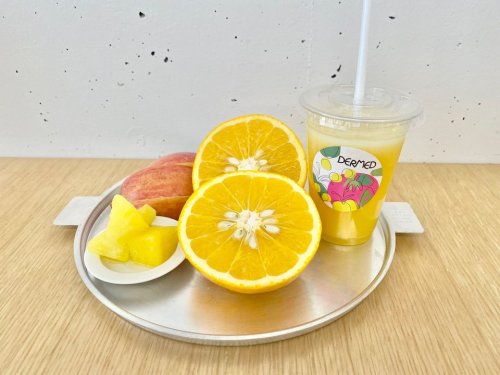 Carousel post from 三省製薬　デルメッド.