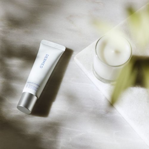 Carousel post from 三省製薬　デルメッド.