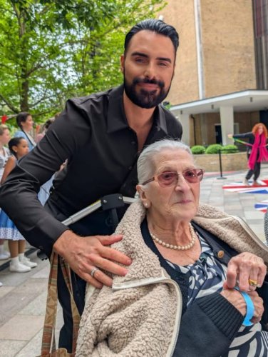 Carousel post from Heathlands House Care Home.