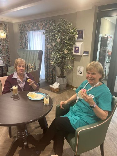 Carousel post from Oat Hill Mews Care Home.