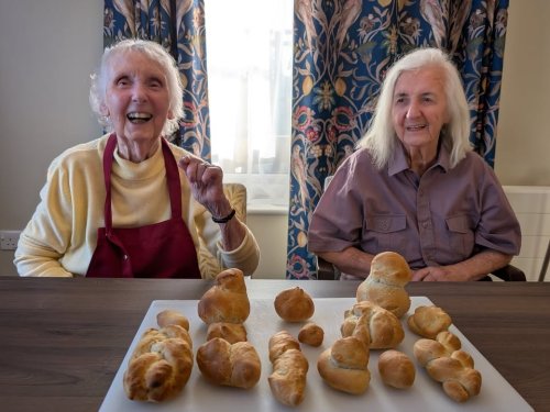 Carousel post from Oat Hill Mews Care Home.