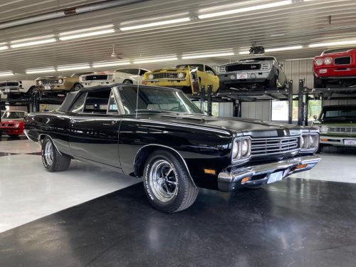 Carousel post from Ohio Corvettes and Muscle Cars.