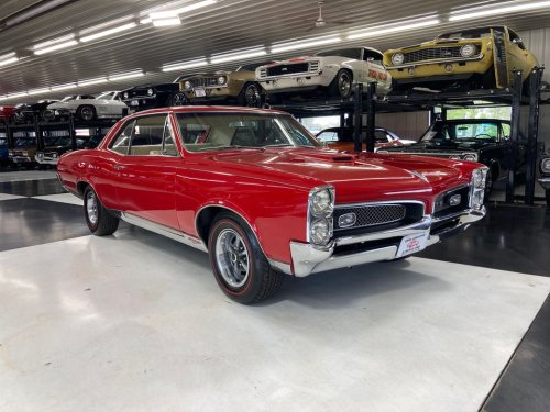 Carousel post from Ohio Corvettes and Muscle Cars.