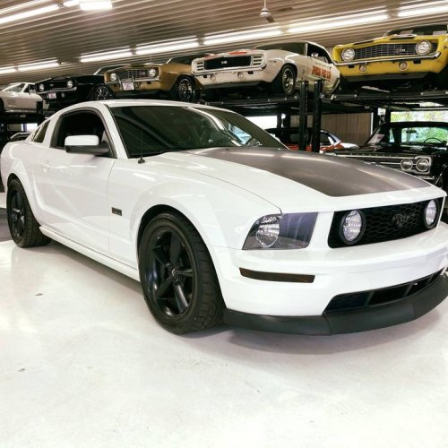 Carousel post from Ohio Corvettes and Muscle Cars.