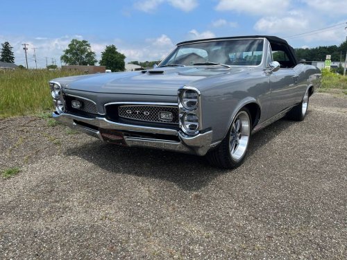 Carousel post from Ohio Corvettes and Muscle Cars.