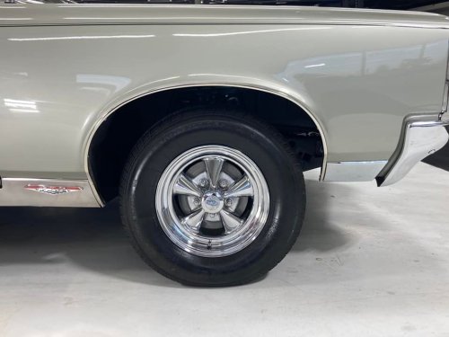 Carousel post from Ohio Corvettes and Muscle Cars.