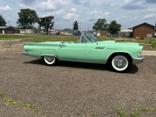 Carousel post from Ohio Corvettes and Muscle Cars.