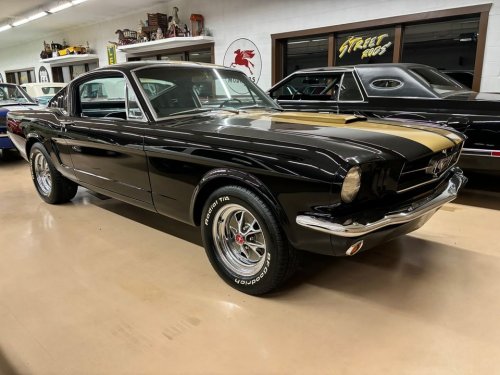 Carousel post from Ohio Corvettes and Muscle Cars.