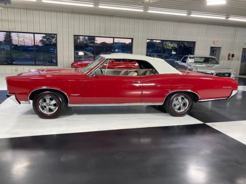 Carousel post from Ohio Corvettes and Muscle Cars.