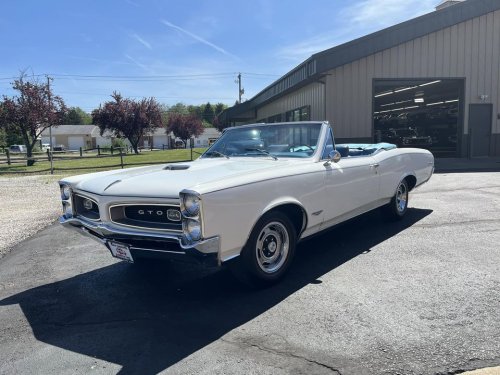 Carousel post from Ohio Corvettes and Muscle Cars.