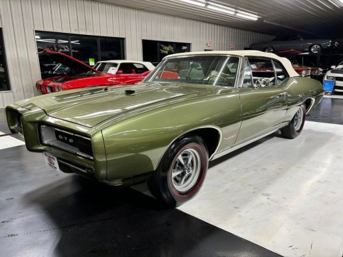 Carousel post from Ohio Corvettes and Muscle Cars.