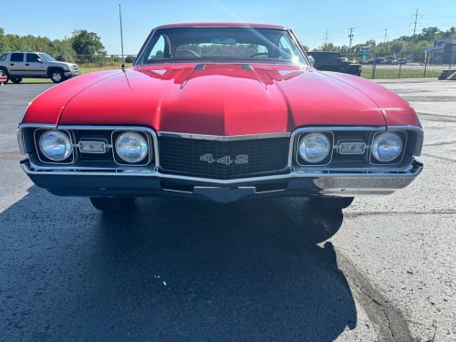 Carousel post from Ohio Corvettes and Muscle Cars.