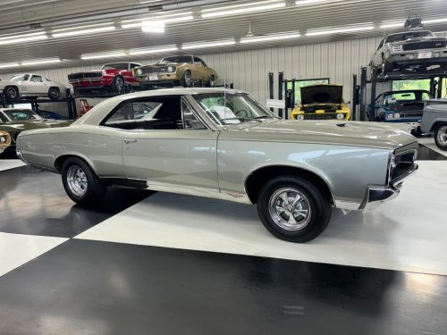 Photo post from Ohio Corvettes and Muscle Cars.