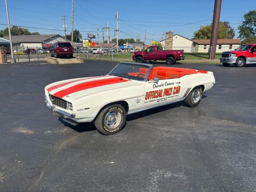 Carousel post from Ohio Corvettes and Muscle Cars.