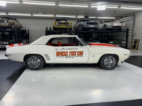 Carousel post from Ohio Corvettes and Muscle Cars.