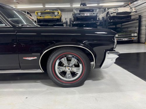 Carousel post from Ohio Corvettes and Muscle Cars.
