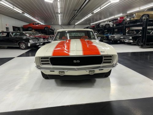 Carousel post from Ohio Corvettes and Muscle Cars.