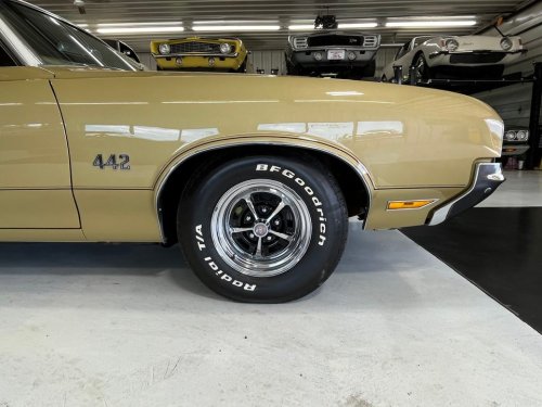 Carousel post from Ohio Corvettes and Muscle Cars.