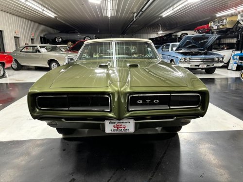 Carousel post from Ohio Corvettes and Muscle Cars.