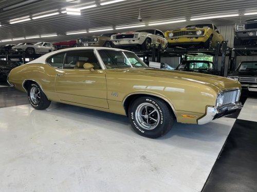 Carousel post from Ohio Corvettes and Muscle Cars.