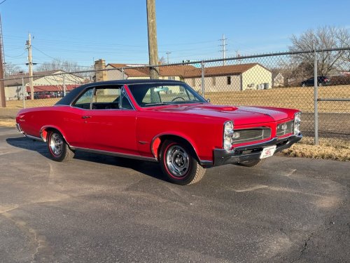 Carousel post from Ohio Corvettes and Muscle Cars.