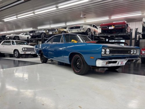 Carousel post from Ohio Corvettes and Muscle Cars.