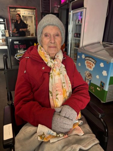 Carousel post from Collingwood Court care home.