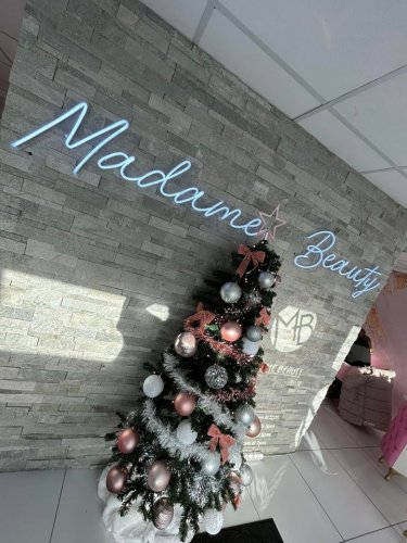 Carousel post from Collingwood Court care home.