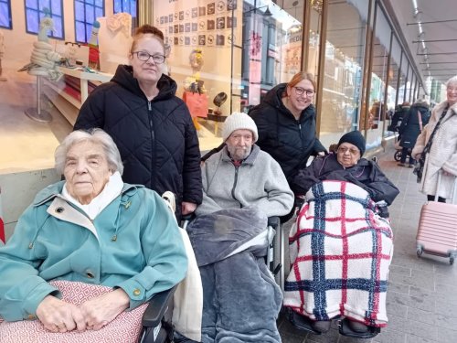 Carousel post from Collingwood Court care home.