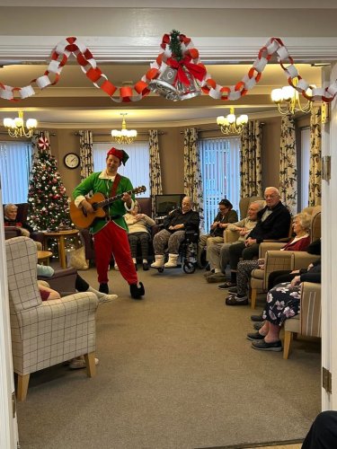Carousel post from Collingwood Court care home.