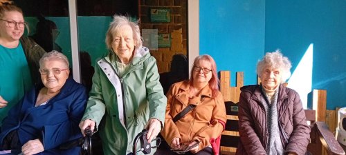 Carousel post from Collingwood Court care home.