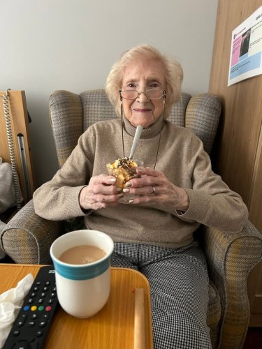 Carousel post from Collingwood Court care home.