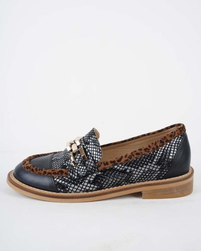 Carousel post from ossoshoes.