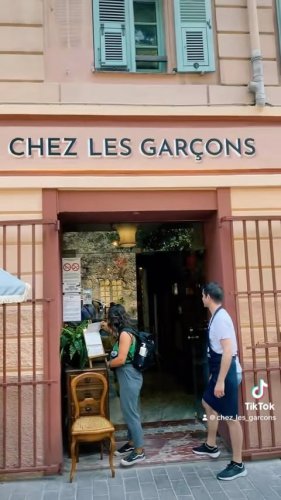 Video post from chez_les_garcons_nice.
