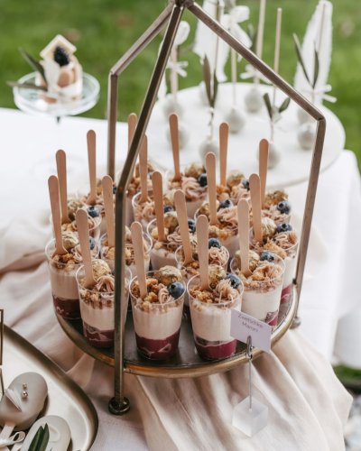 Carousel post from suesseboutique.