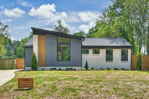 Carousel post from qcflippers.