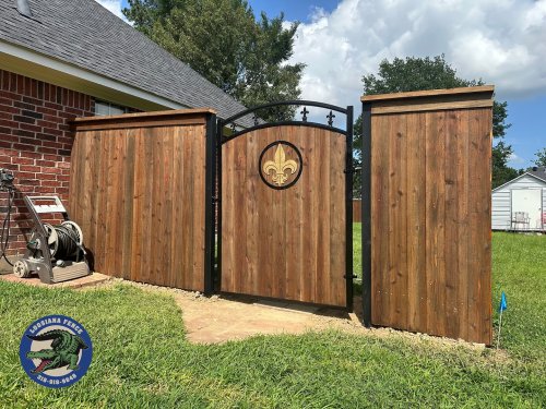 Carousel post from loosianafenceandpatios.