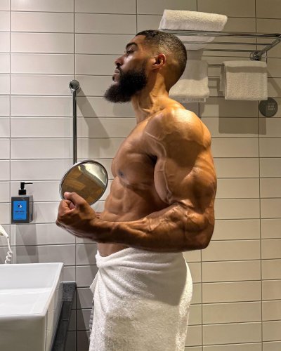 Carousel post from ph_gains.
