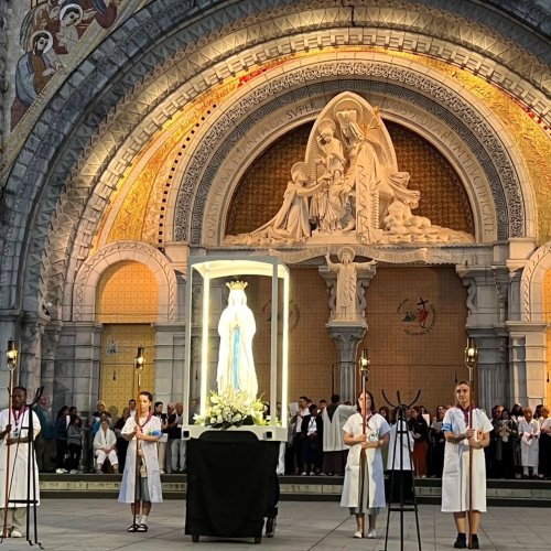 Carousel post from eglisecatho38.