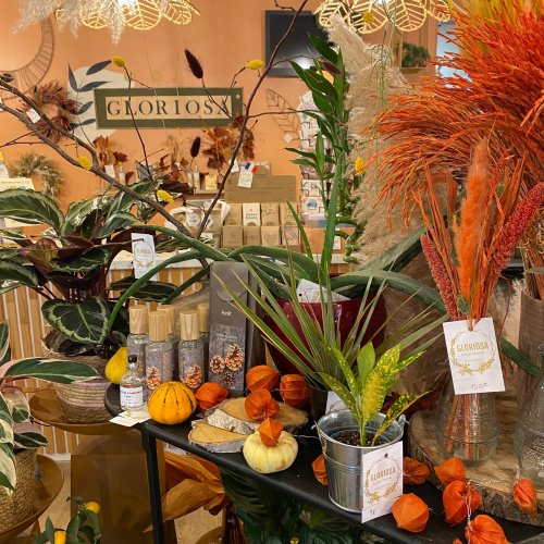 Carousel post from gloriosa.artisan.fleuriste.