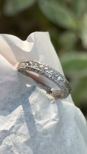 Video post from annelizabethjewelry.