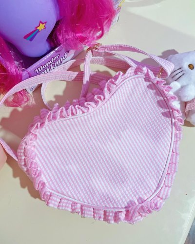 Carousel post from margaritabloom.