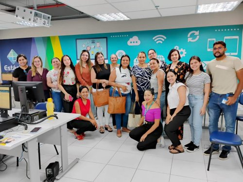 Carousel post from ananindeuapma.