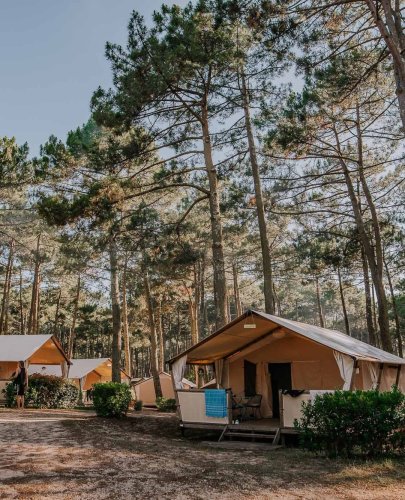 Carousel post from glampings.