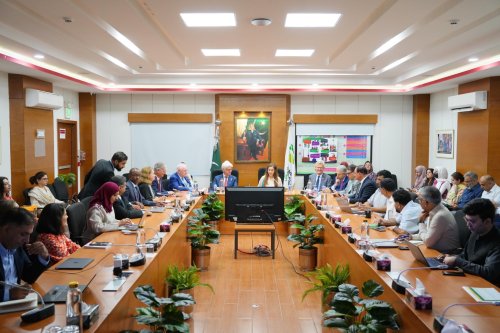 Carousel post from pakfightspolio.