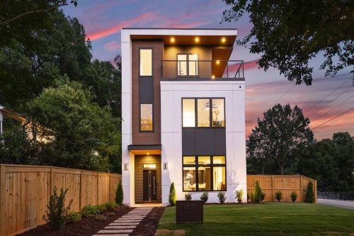 Carousel post from qcflippers.