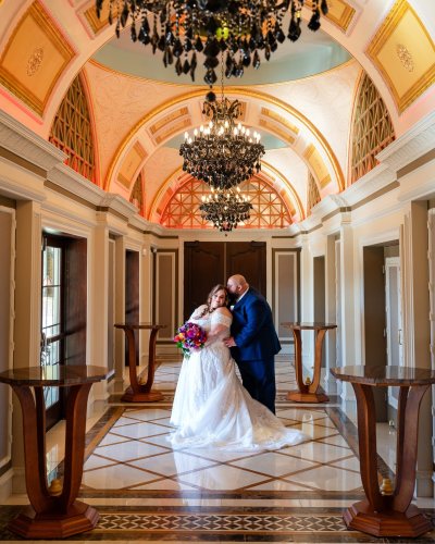 Carousel post from thecurvybridenj.