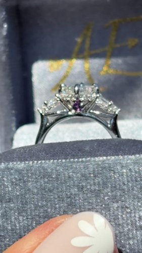 Video post from annelizabethjewelry.